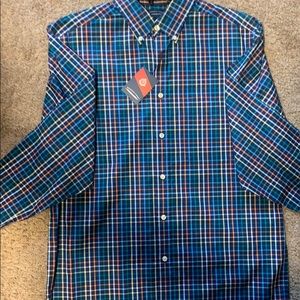 Men’s Roundtree & Yorke  button down -NWT -size M